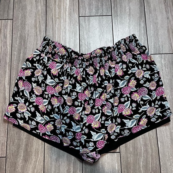 Torrid Gauze SHORTS Floral Smocked Waist 3X - Picture 7 of 7